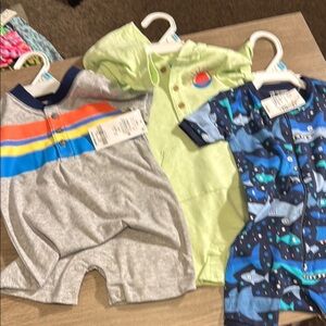 NWT bundle kids 6m‎ 3 items 2 Baby Rompers Sets- 6 m one pj set 6-9m